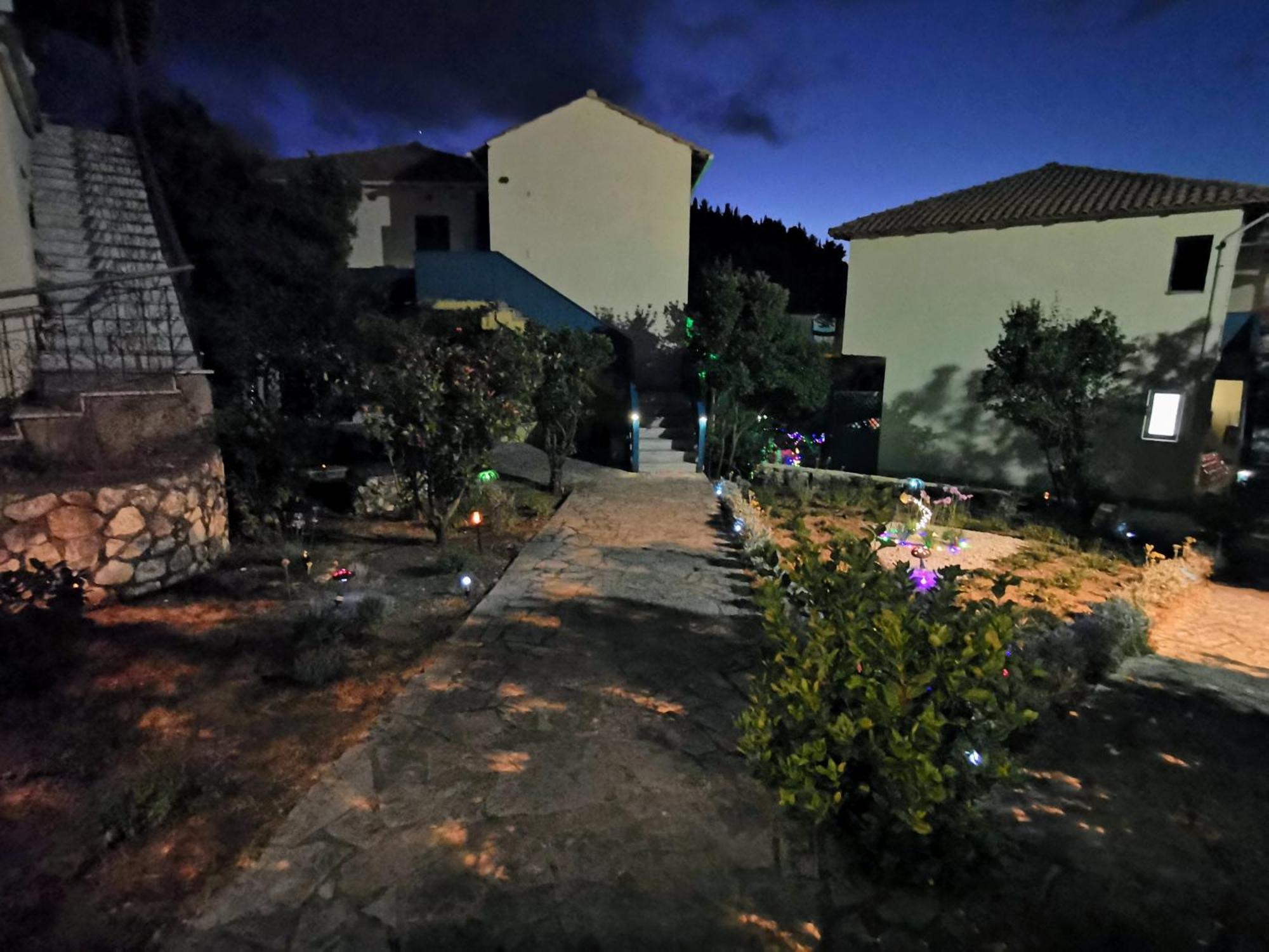 Iris Studios Áyios Nikítas Exterior foto