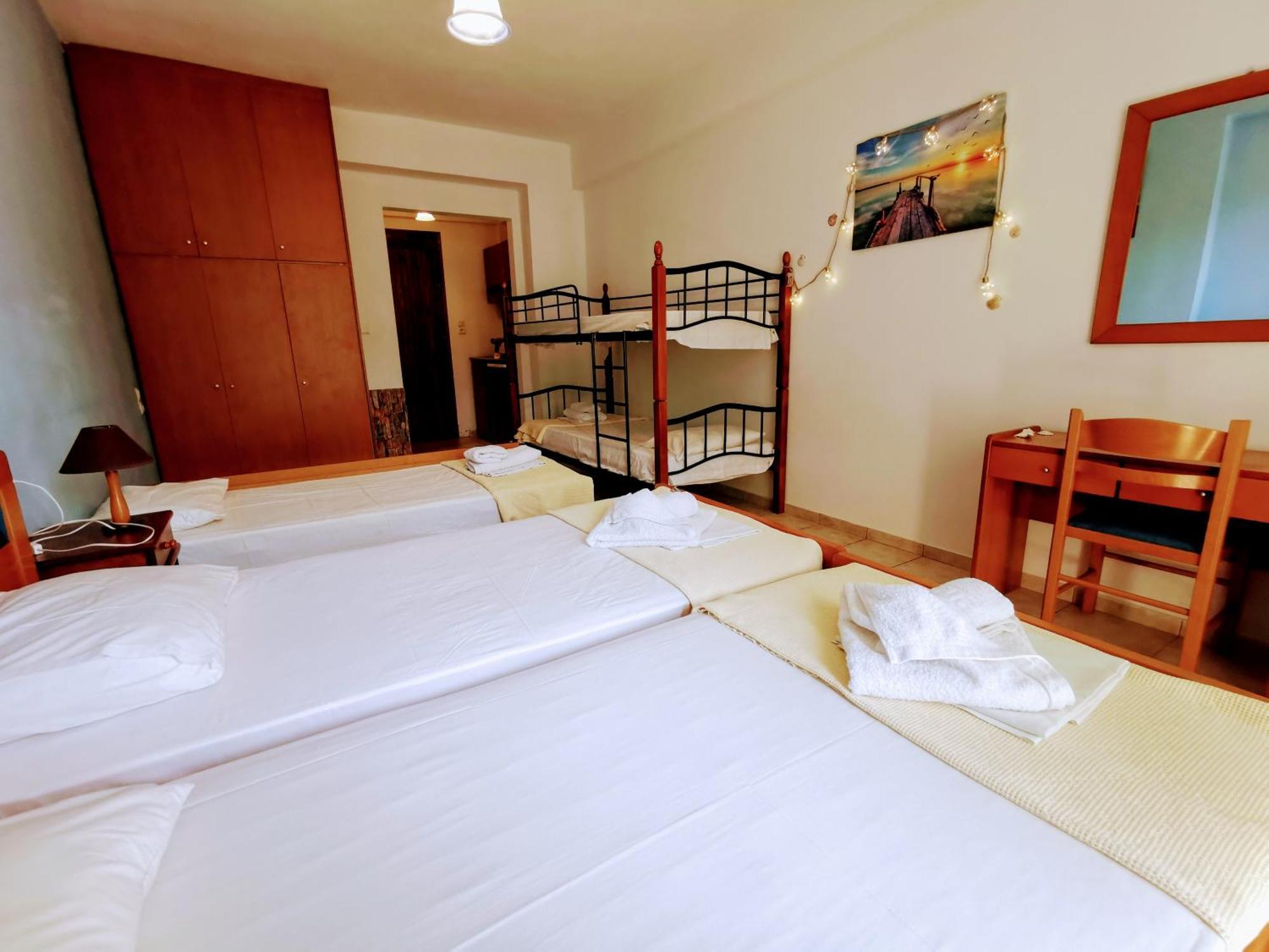 Iris Studios Áyios Nikítas Habitación foto